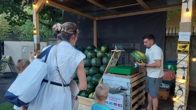 S-a redeschis foișorul cu pepeni de la Piața Mică, din Suceava