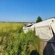 Un microbuz a intrat pe contrasens, într-un autoturism condus regulamentar