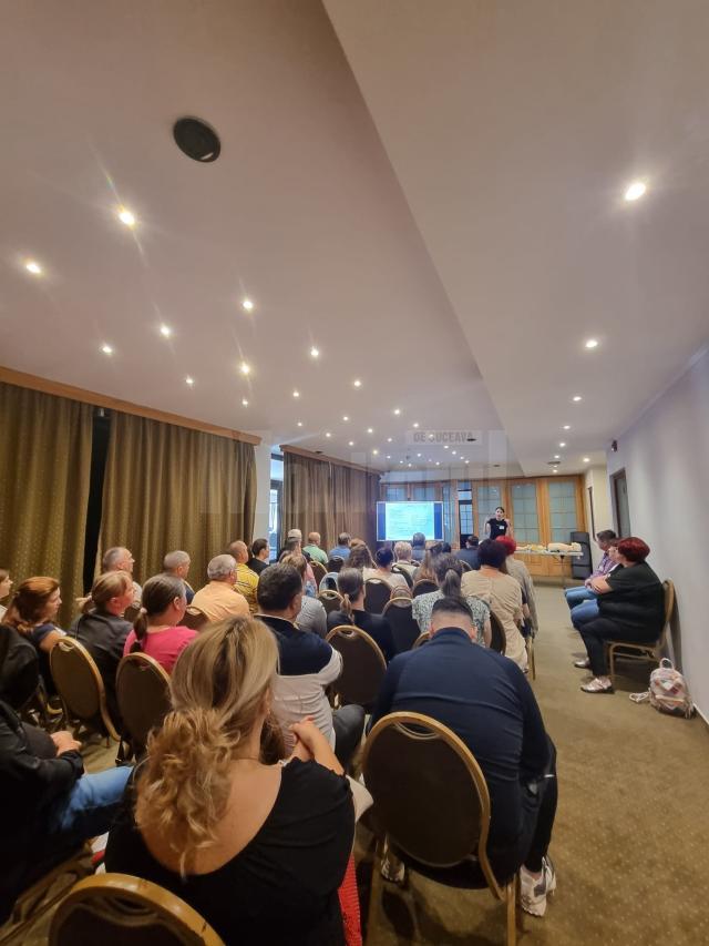 Din lipsa fondurilor alocate de stat, angajații de la Ambulanță fac cursuri și ateliere practice de pregătire profesională pe banii lor