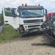 Un autoturism și o autobasculantă s-au ciocnit violent în localitatea Doroteia
