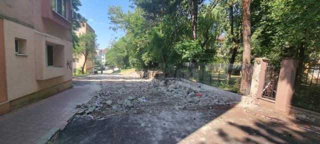 Spațiu rezultat din demolarea garajelor pe Aleea Leca Morariu
