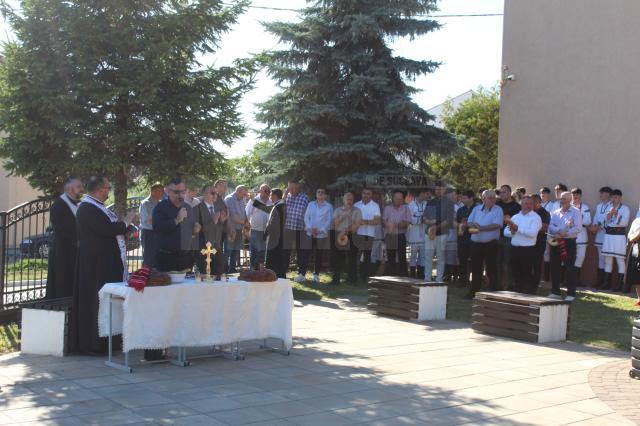 Cajvana investește în elevi