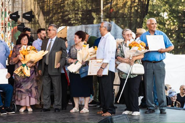 24 de cupluri de aur din municipiul Rădăuți au fost premiate de primărie