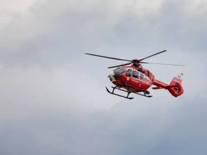 Copil de 5 ani, cu ciroză, transportat de urgență cu un elicopter SMURD la Iași