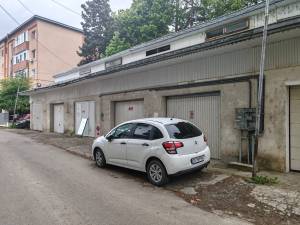 Garaje de pe strada 6 Noiembrie, unde sunt programate lucrările de demolare de pe domeniul privat al Primăriei Suceava