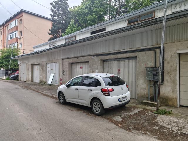 Garaje de pe strada 6 Noiembrie, unde sunt programate lucrările de demolare de pe domeniul privat al Primăriei Suceava