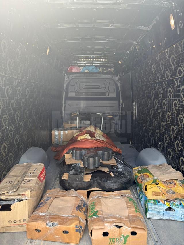 Monumente funerare în valoare de peste 20.000 de euro, confiscate din două autoutilitare oprite în trafic