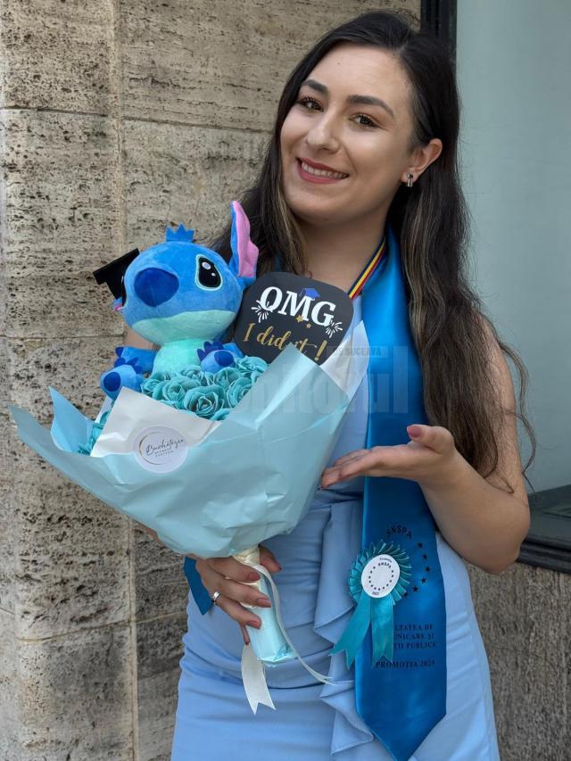 Simina Teodora Buculei, din Fălticeni, șefă de promoție la Facultatea de Comunicare și Relații Publice din cadrul SNSPA București