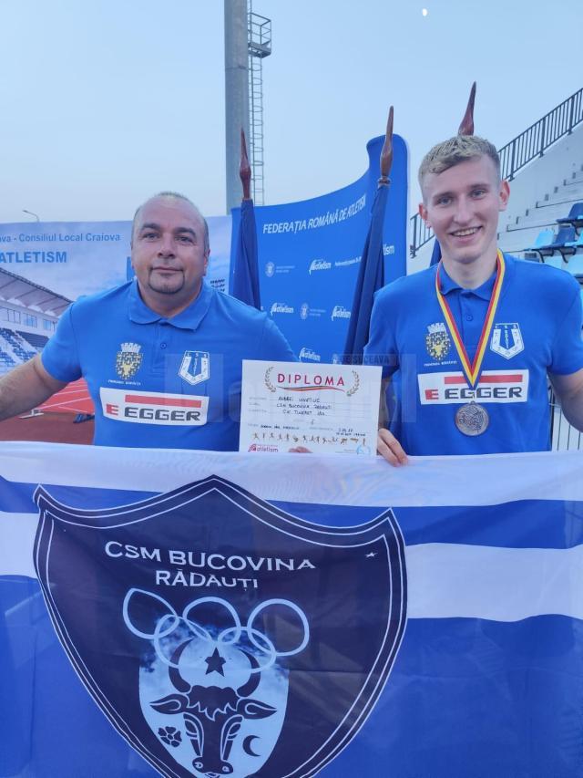 Antrenorul Bogdan Roșcăneanu şi Andrei Ihnatiuc