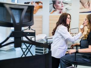 Cosmetica, la Școala Postliceală Sanitară Suceava