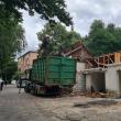 Demolarea garajelor de pe strada 6 Noiembrie, la intersecția cu Mărășești