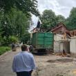 Demolarea garajelor de pe strada 6 Noiembrie, la intersecția cu Mărășești