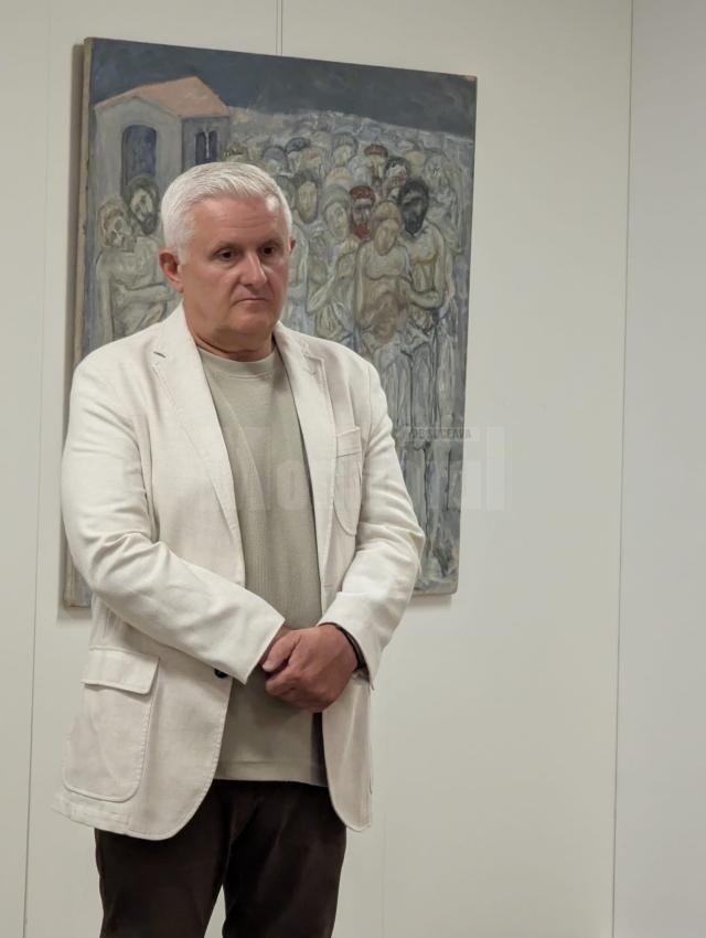 Curatorul expoziției, Emil Ene, de la Galeria Romană