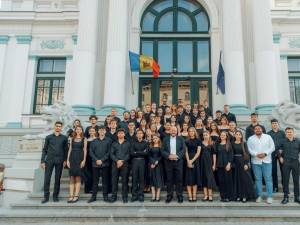 Alături de Orchestra de Tineret a Moldovei