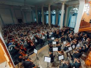 Alături de Orchestra de Tineret a Moldovei