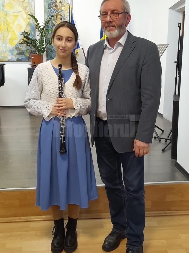 Alături de prof Vasile Bolnavu