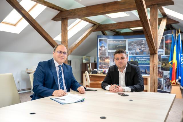 Președintele CJ Suceava, Gheorghe Șoldan, și rectorul Universității Suceava, Mihai Dimian