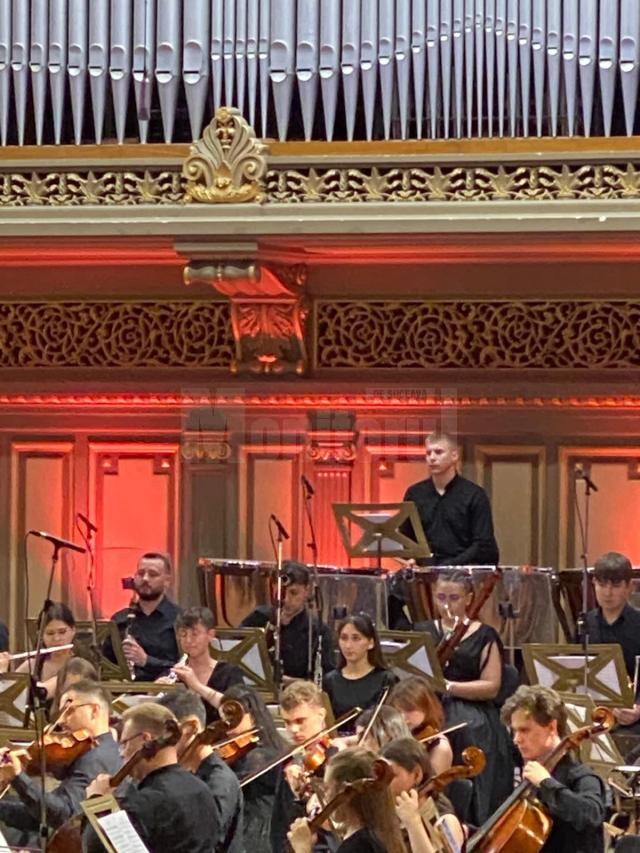 Alături de Orchestra de Tineret a Moldovei