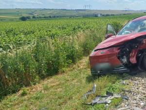 O mamă și cele două fiice au avut de suferit în urma accidentului