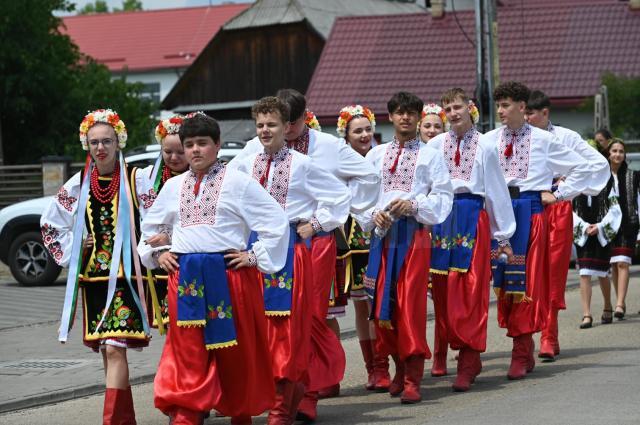 Parada portului popular de la Cajvana