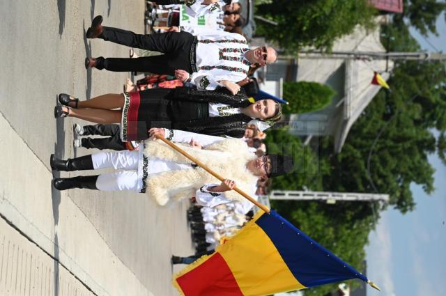 Parada portului popular de la Cajvana