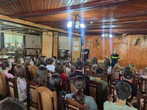 Polițiștii Biroului Siguranță Școlară au fost prezenți, în perioada 30 iunie - 10 iulie, în 10 școli de vară și 5 tabere școlare