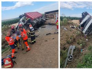 Accident rutier între un autocamion și un microbuz, la Iacobești