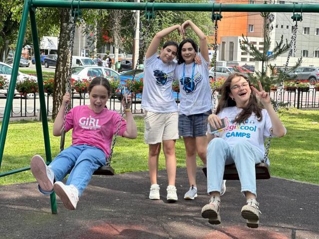 Logiscool - tabere de vară pentru copii