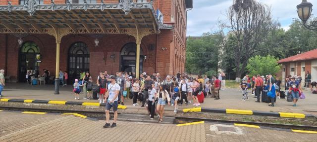 84 de copii și însoțitori ai acestora au plecat pe Litoral, din inițiativa Asociației Bucovina Civică