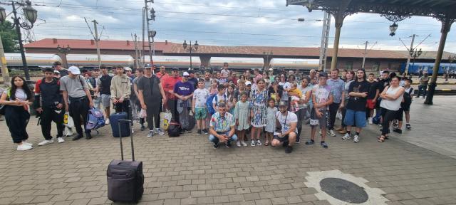 84 de copii și însoțitori ai acestora au plecat pe Litoral, din inițiativa Asociației Bucovina Civică