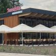 Călătorii prin Bucovina sunt aşteptați la Stone Grill din comuna Pojorâta, noul restaurantul cu autoservire care garantează mâncăruri delicioase gătite de un chef celebru