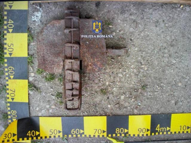 Arme deținute ilegal, ridicate cu ocazia unor percheziții