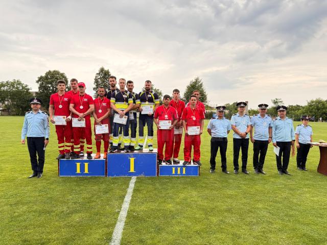 Pompierii firmei Egger au urcat pe prima treaptă a podiumului