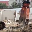Garajele din Obcini, unde trebuie construită o grădiniță, au început să fie demolate