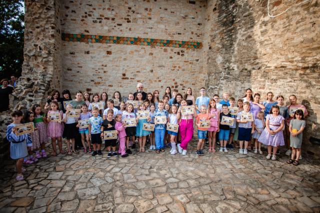100 de copii, în Tabăra de creație „Micii iconari”, ediția a XIV-a - Foto Casian Mitu