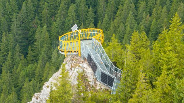 Punctul de belvedere tip Skywalk de pe Rarău