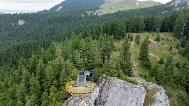 Punctul de belvedere tip Skywalk de pe Rarău