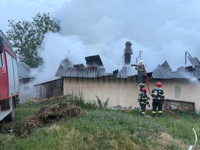 Casă incendiată intenționat