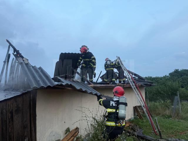 Casă incendiată intenționat