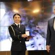 Polițista Lenuța Dabîca Ursachi, decorată de ministrul de Interne după confiscarea a 1,4 milioane de dolari, în Vama Siret