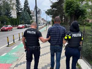 Bărbatul din Baia reținut în arest pentru două infracțiuni