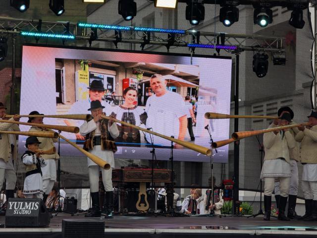 Festivalul de la Câmpulung Moldovenesc s-a deschis în sunet de buciume