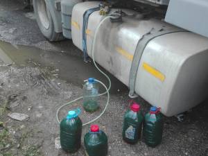 Motorina a fost furată din rezervoare (foto generic)