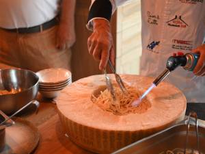 Restaurantul „ONE” – Pizzerie: bunătăți după rețete italiene fabuloase, cu arome delicioase, pregătite de bucătari școliți de specialiști italieni