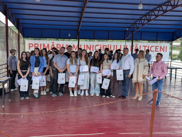 72 de elevi din FĂlticeni au fost premiați de primarul Cătălin Coman