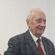 Artistul Radu Bercea in cadrul expozitiei deschise la Gura Humorului