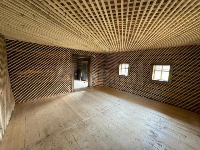 Interiorul camerei pregătit pentru lutuit