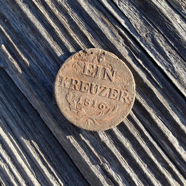 Monedă găsită la talpa casei vechi