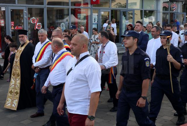 Credință și tradiție la Fălticeni: Procesiune impresionantă în cinstea Sfântului Ilie