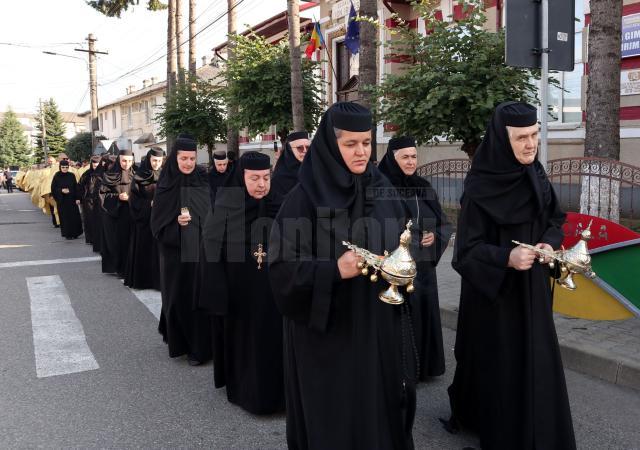 Credință și tradiție la Fălticeni: Procesiune impresionantă în cinstea Sfântului Ilie